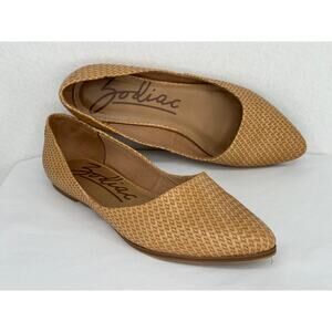 Zodiac Hill Flats Camel Tan Pointed Toe Straw Look Shoe 9M